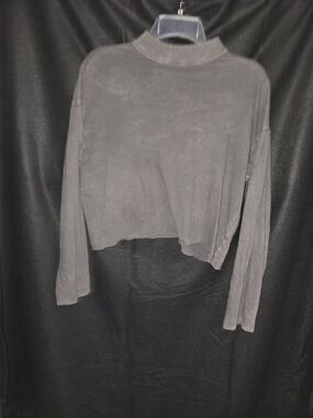 aerie Cropped Long-Sleeve Mock Neck Top in Washed Gray